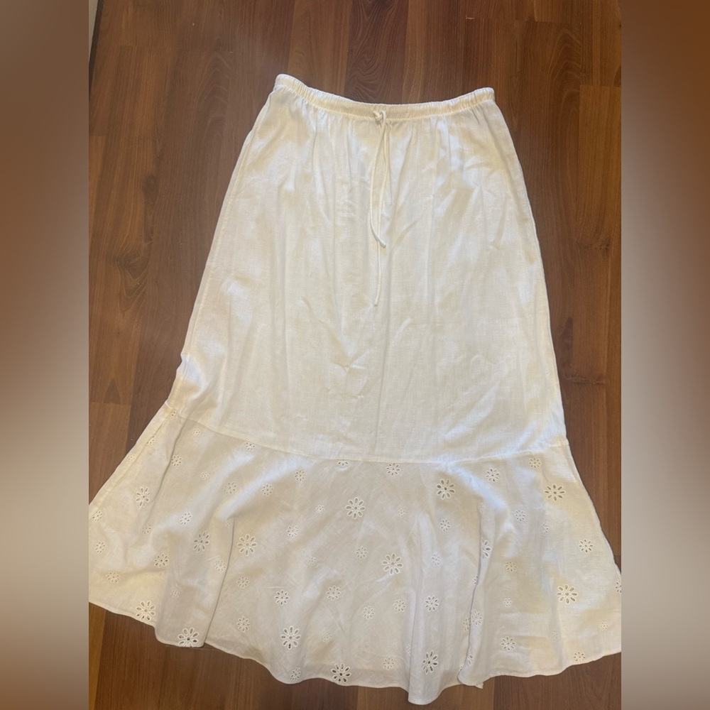 Zara White Maxi Skirt Sz. Small